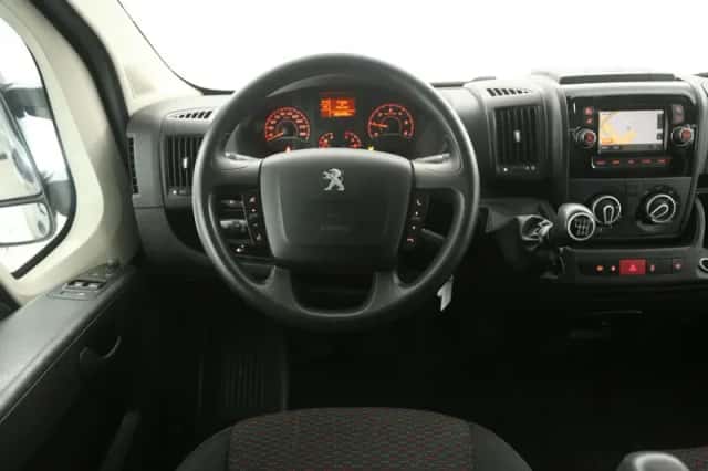 Peugeot Boxer (2022) thumbnail 2