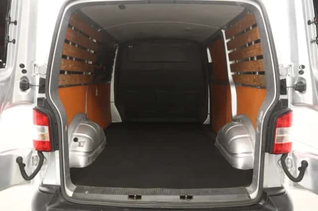Volkswagen Transporter (2014) thumbnail 3