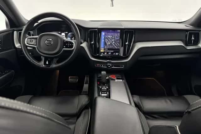 Volvo XC60 (2021) thumbnail 2