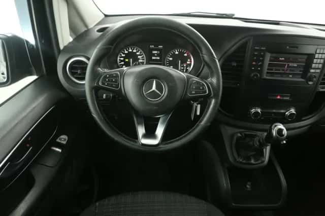 Mercedes-Benz Vito (2016) thumbnail 2