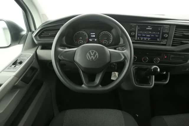 Volkswagen Transporter (2021) thumbnail 2