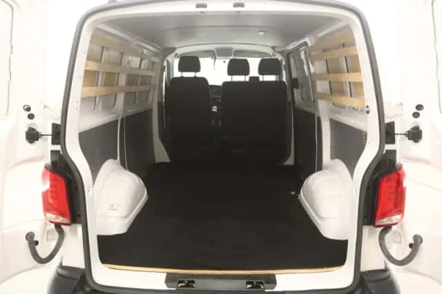 Volkswagen Transporter (2021) thumbnail 3