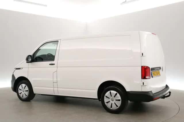 Volkswagen Transporter (2021) thumbnail 4