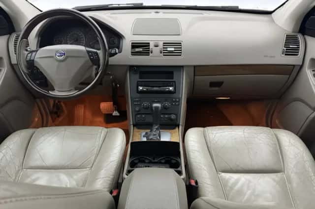 Volvo XC90 (2005) thumbnail 2