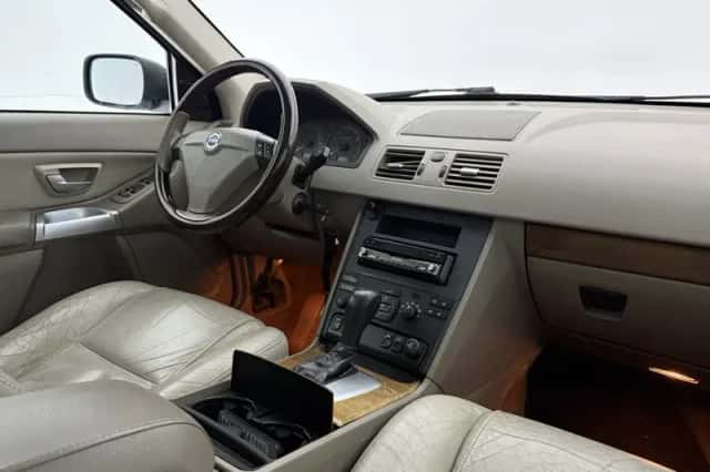 Volvo XC90 (2005) thumbnail 4