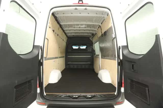 Mercedes-Benz Sprinter (2020) thumbnail 3