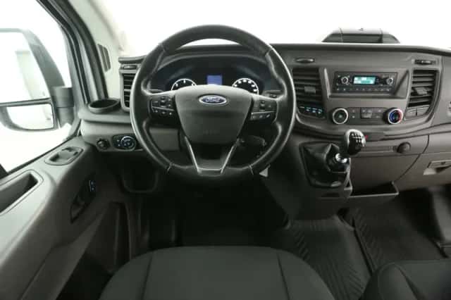 Ford Transit (2022) thumbnail 2