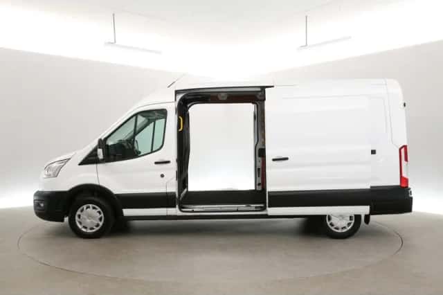 Ford Transit (2022) thumbnail 4
