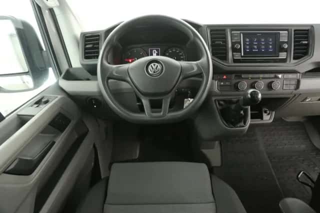 Volkswagen Crafter (2022) thumbnail 2