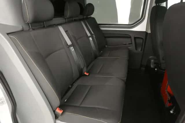 Renault Trafic (2016) thumbnail 3