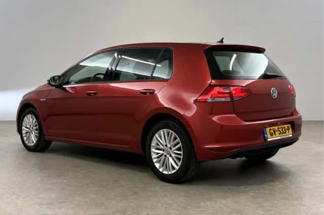 Volkswagen Golf (2015) thumbnail 3