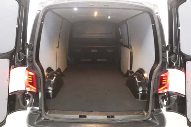 Volkswagen Transporter (2020) thumbnail 3