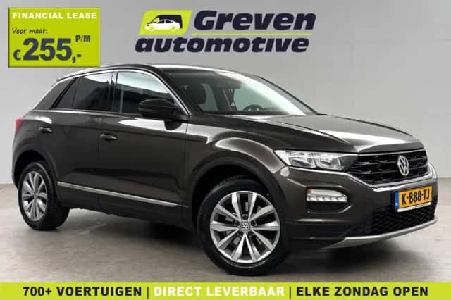 Volkswagen T-Roc (2018) thumbnail 1