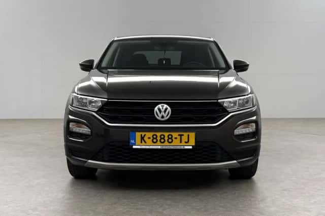 Volkswagen T-Roc (2018) thumbnail 6