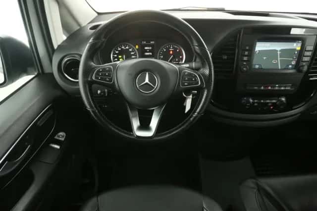 Mercedes-Benz Vito (2021) thumbnail 2