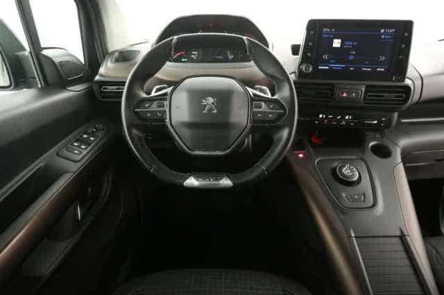 Peugeot Rifter (2021) thumbnail 2