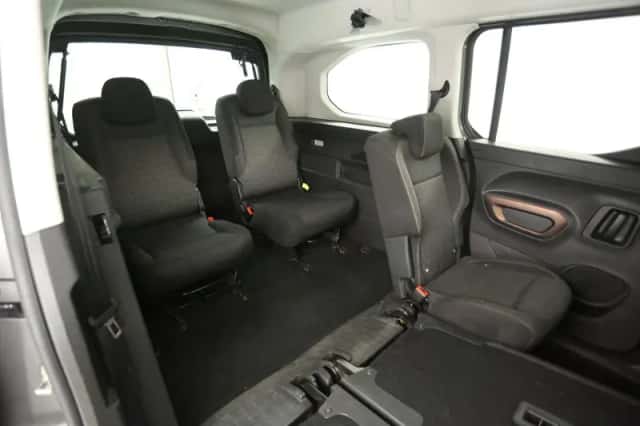 Peugeot Rifter (2021) thumbnail 4