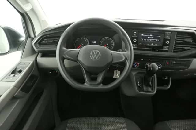 Volkswagen Transporter (2022) thumbnail 2
