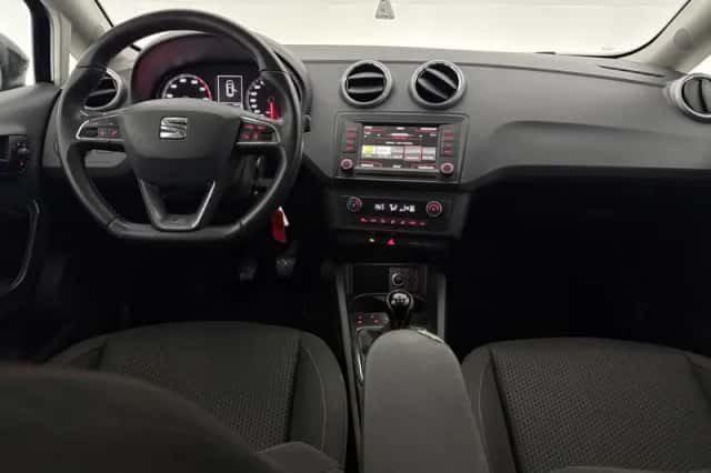 SEAT Ibiza (2016) thumbnail 2