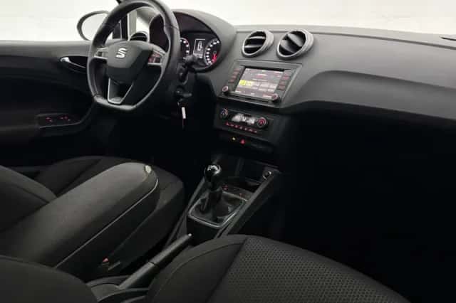 SEAT Ibiza (2016) thumbnail 4