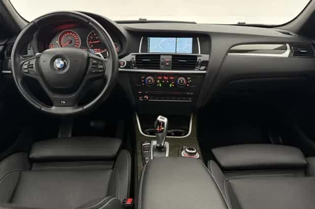 BMW X3 (2012) thumbnail 2