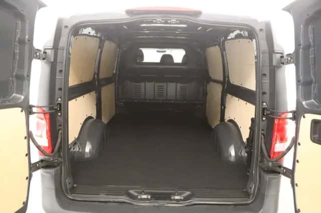 Mercedes-Benz Vito (2020) thumbnail 3