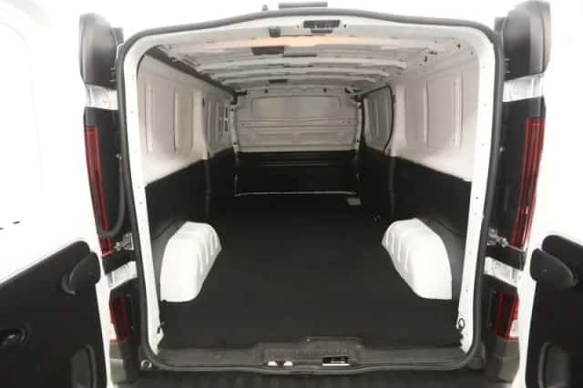 Renault Trafic (2024) thumbnail 3