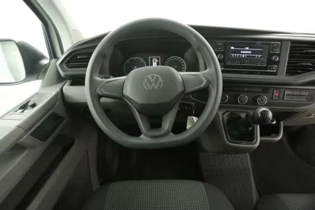 Volkswagen Transporter (2020) thumbnail 2