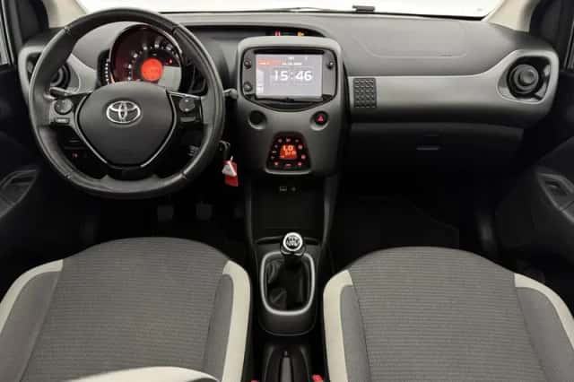 Toyota Aygo (2021) thumbnail 2