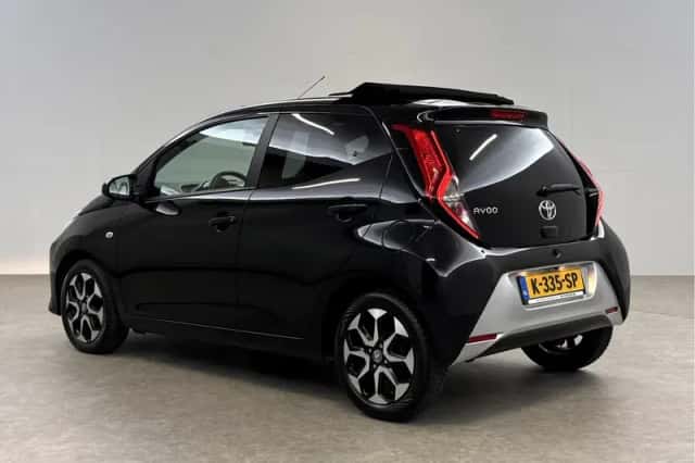 Toyota Aygo (2021) thumbnail 3