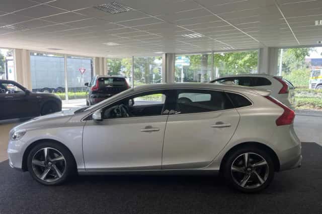 Volvo V40 (2015) thumbnail 5