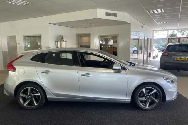 Volvo V40 (2015) thumbnail 6