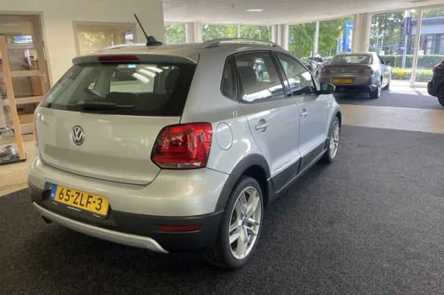 Volkswagen Polo (2013) thumbnail 2