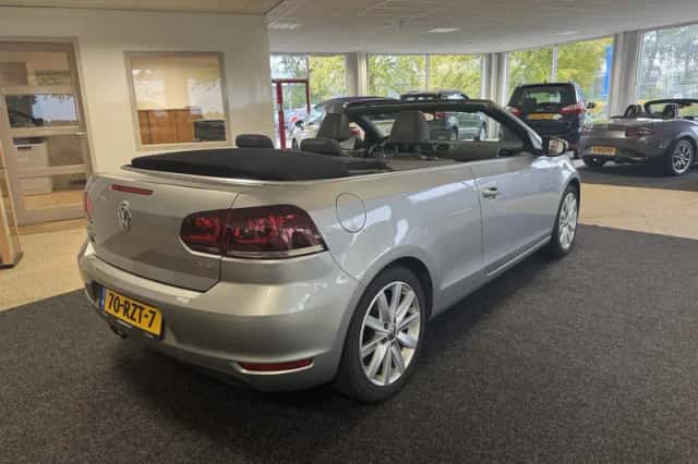 Volkswagen Golf (2011) thumbnail 2
