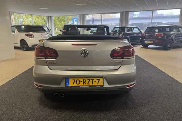 Volkswagen Golf (2011) thumbnail 3