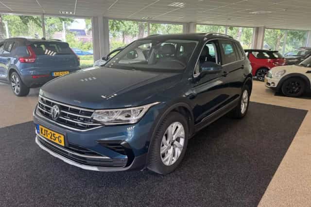 Volkswagen Tiguan (2023) thumbnail 1