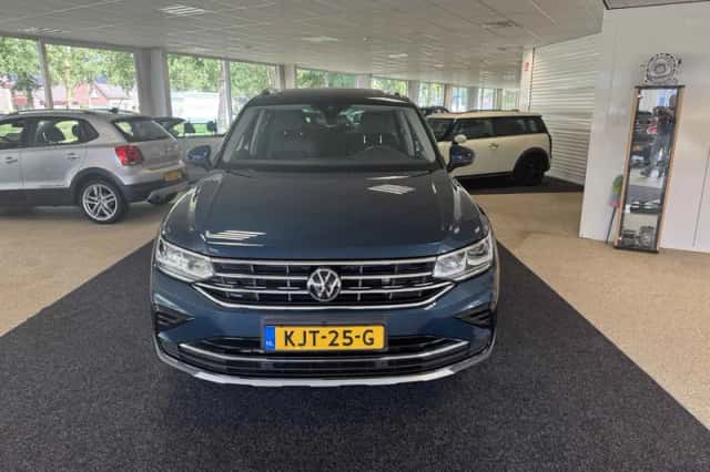 Volkswagen Tiguan (2023) thumbnail 4