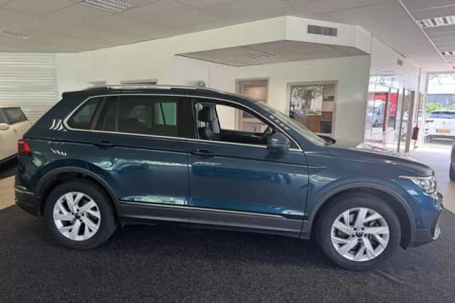 Volkswagen Tiguan (2023) thumbnail 5