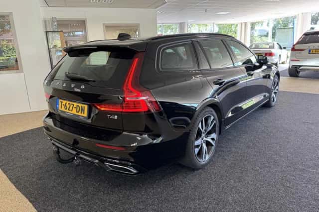 Volvo V60 (2019) thumbnail 2