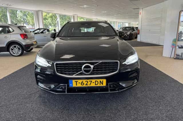 Volvo V60 (2019) thumbnail 3