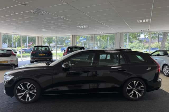 Volvo V60 (2019) thumbnail 6