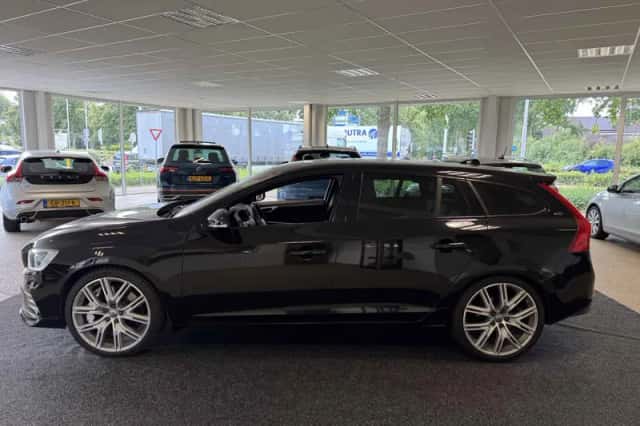 Volvo V60 (2017) thumbnail 6