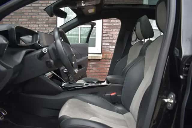 Peugeot 208 (2021) thumbnail 3