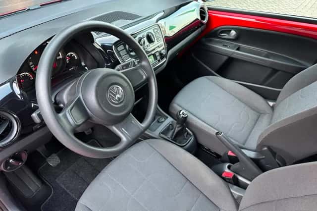 Volkswagen Up! (2014) thumbnail 4