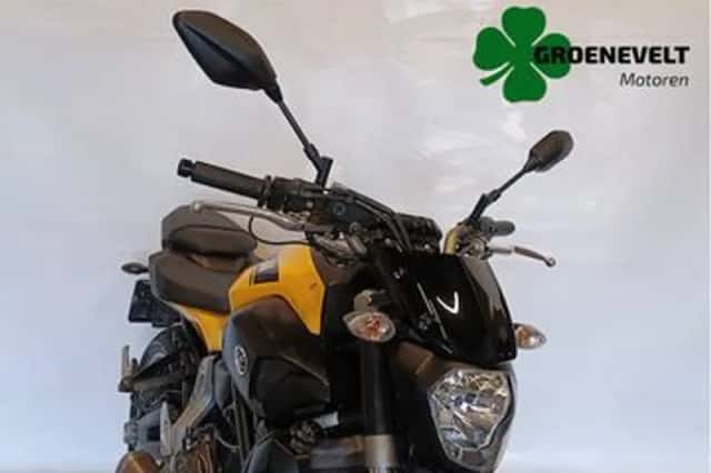 YAMAHA MT (2015) thumbnail 2