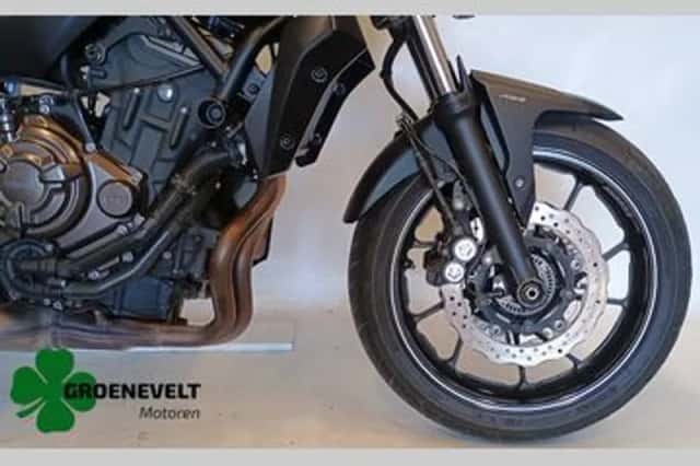 YAMAHA MT (2015) thumbnail 4