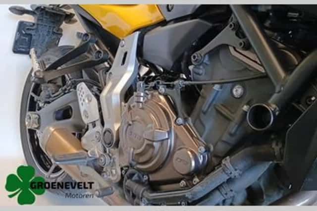 YAMAHA MT (2015) thumbnail 6