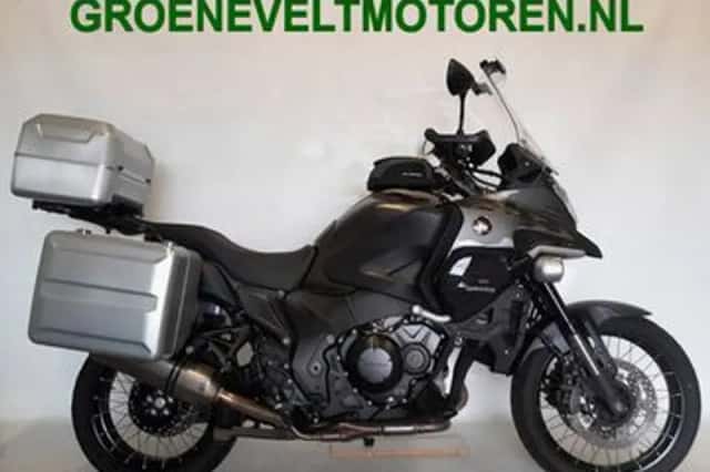 Honda VFR (2014) thumbnail 1