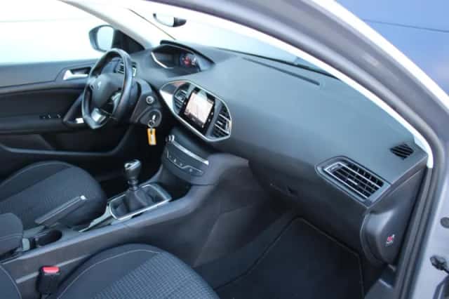 Peugeot 308 (2020) thumbnail 5