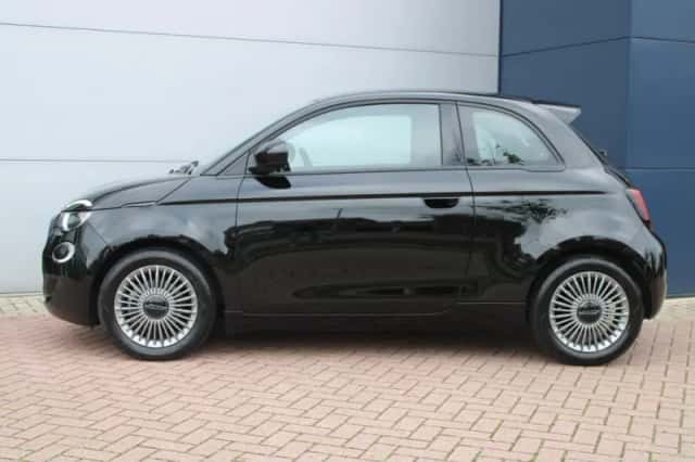 Fiat 500e (2024) thumbnail 3